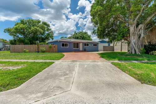 1446 W Drew St, Lantana, FL, 33462-3028 | Card Image