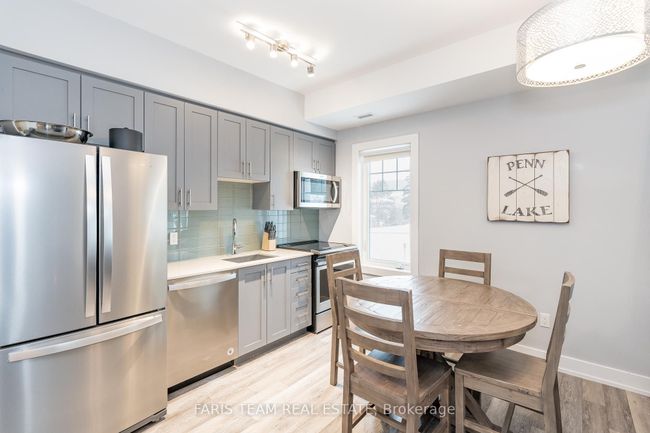 218 - 25 Pen Lake Point Rd, Condo with 1 bedrooms, 1 bathrooms and 2 parking in Huntsville ON | Image 5