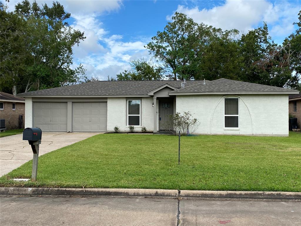 Tibet Rd, Friendswood, TX 77546