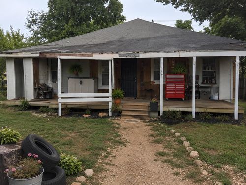 1910 Saint Louis St, Gatesville, TX, 76528-1762 | Card Image