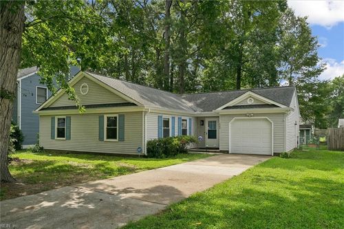 486 Wyn Dr, Newport News, VA, 23608-8609 | Card Image