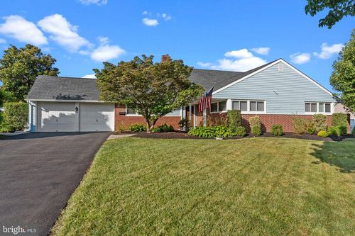 93 Flamehill Rd, LEVITTOWN, PA, 19056-1936 | Card Image