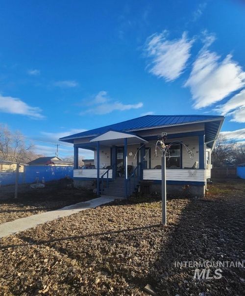 575 H St W, Vale, OR, 97918-1621 | Card Image