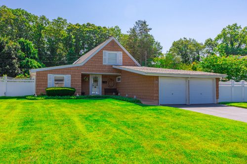 59 Snowberry Ln, Islandia, NY, 11749-1610 | Card Image