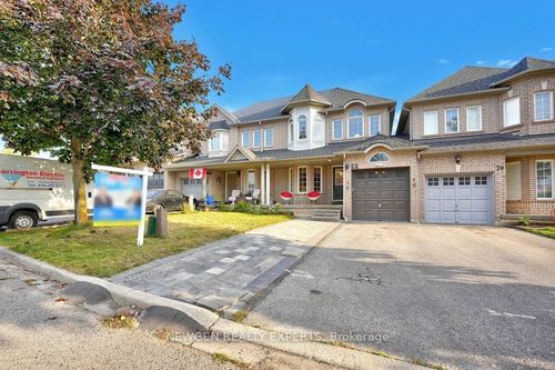 68 Root Cres, Ajax, ON, L1T4M3 | Card Image