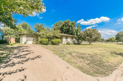 2800 Cecil Dr, Richland Hills, TX, 76118-6501 | Card Image