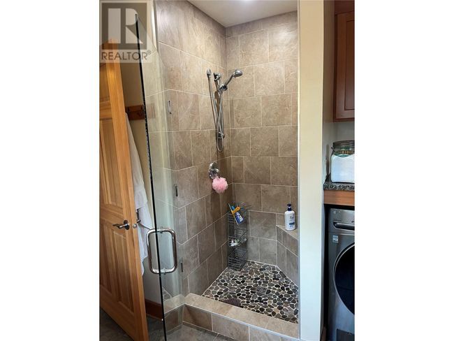 130 8 Th St, House other with 2 bedrooms, 3 bathrooms and null parking in Kaslo BC | Image 46