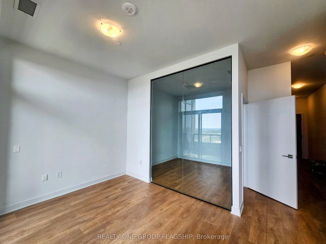 2008 - 2920 Highway 7, Condo with 2 bedrooms, 1 bathrooms and null parking in Vaughan ON | Image 4