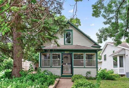 4227 Humboldt Ave N, Minneapolis, MN, 55412-1660 | Card Image