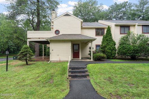 212 Yorktown Dr, Halfmoon, NY, 12065-6598 | Card Image