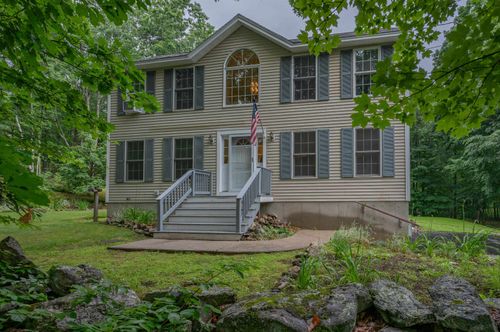 5 Blake Rd, Raymond, NH, 03077-2014 | Card Image