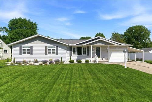 708 Lawnview Ave, Springfield, OH, 45505-2822 | Card Image
