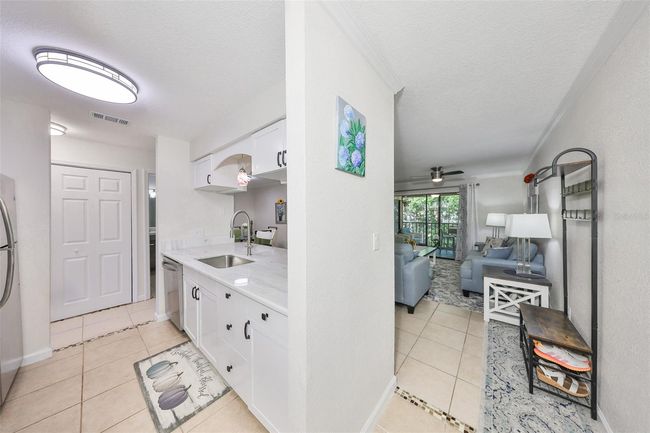 APT-203 - 10100 Sailwinds Blvd N, Condo with 3 bedrooms, 2 bathrooms and null parking in LARGO FL | Image 5