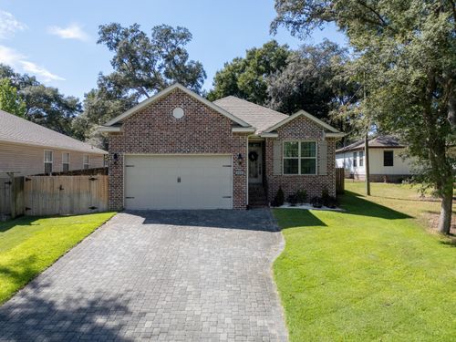 621 Ivy Ave, Niceville, FL, 32578-1357 | Card Image
