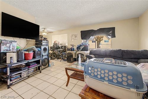 5015 Carmel Ave, Las Vegas, NV, 89122-6802 | Card Image