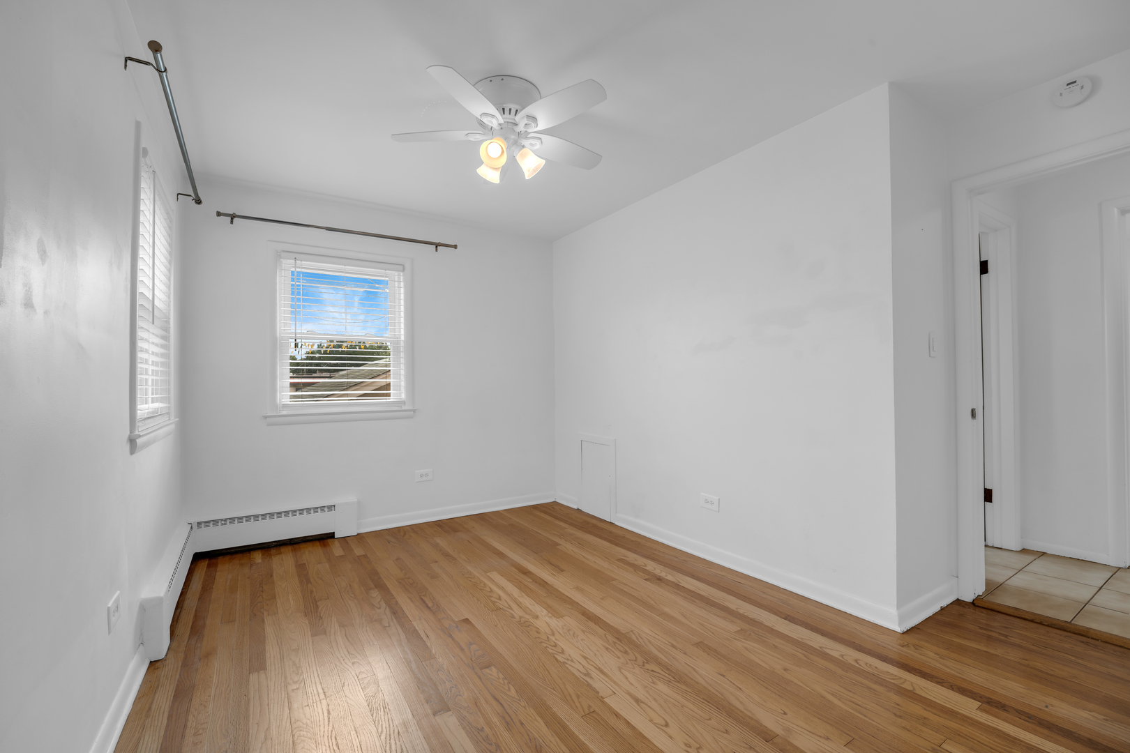 Residential Lease in Elmwood Park