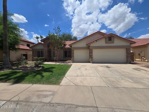 11233 W Olive Dr, Avondale, AZ, 85392-4205 | Card Image