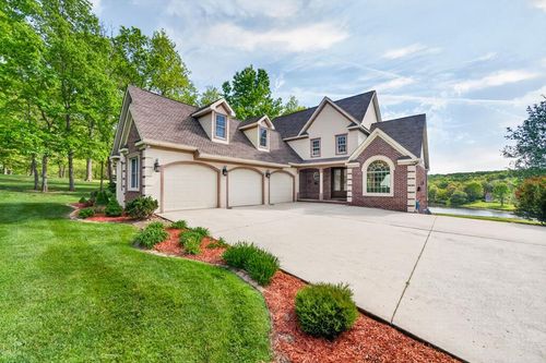 321 Magnolia Ln, Crossville, TN, 38555-3717 | Card Image