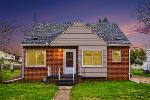 537 Commonwealth Ave, Jackson, MI, 49202-2121 | Card Image