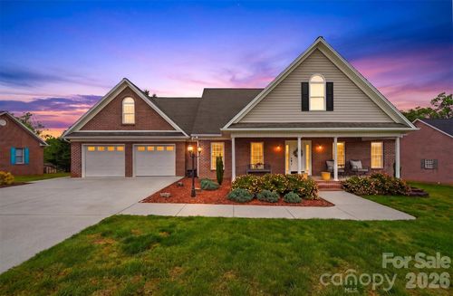 217 Dell Cir, Hudson, NC, 28638-2470 | Card Image