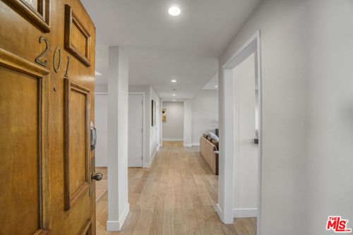 201-166 S Hayworth Avenue, Los Angeles, CA, 90048 | Card Image