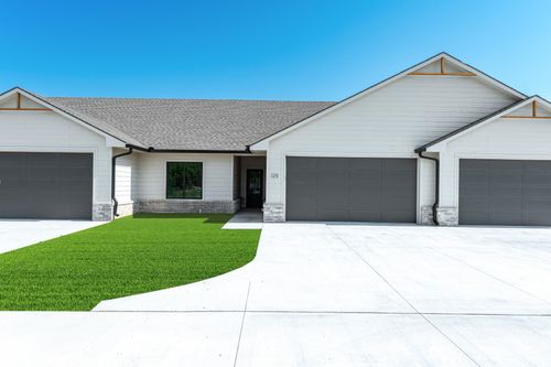 125 N Sheridan Ave, Valley Center, KS, 67147-4807 | Card Image