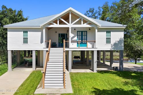 5904 Moreton Pl, Ocean Springs, MS, 39564-2723 | Card Image