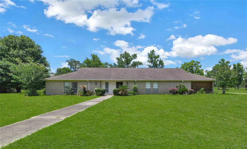 Cardinal Dr, Liberty, TX 77575