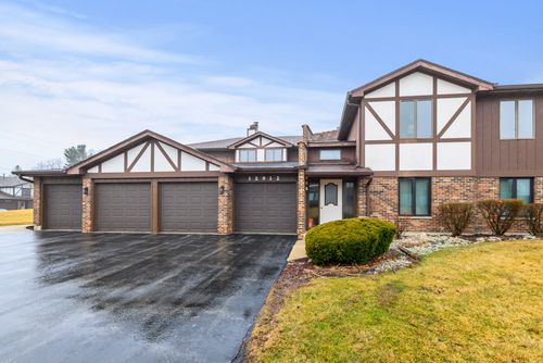 apt-e2-12912 Mill Dr E, Palos Park, IL, 60464-1796 | Card Image