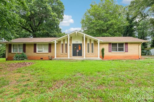 2130 23rd Street Pl Ne, Hickory, NC, 28601-7509 | Card Image