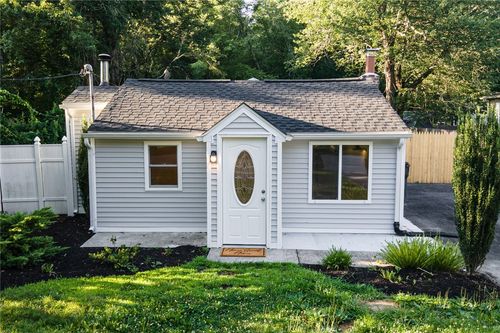 21 Bailey Dr, West Greenwich, RI, 02817-1733 | Card Image