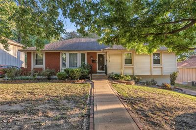 View of ranch-style home | Image 1