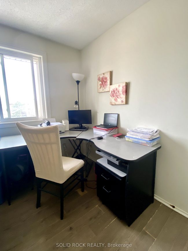 403 - 250 Brittany Dr, Condo with 3 bedrooms, 1 bathrooms and null parking in Ottawa ON | Image 4