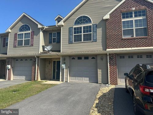 250 Merriweather Dr, CHAMBERSBURG, PA, 17201-8704 | Card Image
