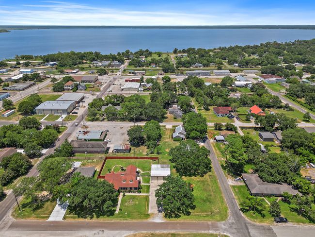 An aerial view showing the proximity to the water | Image 35