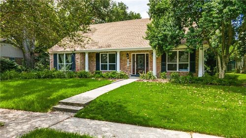 5821 Pembrook Dr, New Orleans, LA, 70131-3937 | Card Image