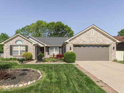 7828 Lofton Ct, Indianapolis, IN, 46239-8781 | Card Image
