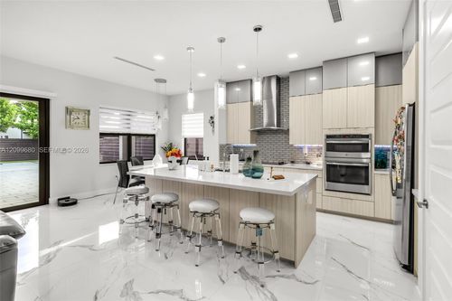 8924 Nw 161st Ter, Miami Lakes, FL, 33018 | Card Image