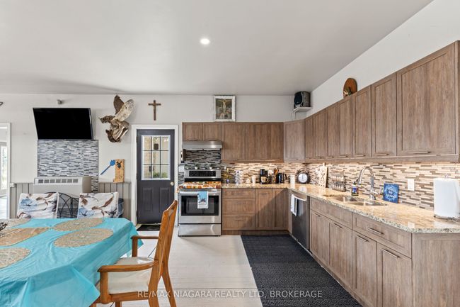 724 Line 3 Rd, House other with 4 bedrooms, 3 bathrooms and 20 parking in Niagara on the Lake ON | Image 41