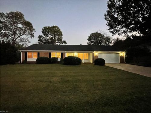 824 Timberlake Dr, Virginia Beach, VA, 23464-3239 | Card Image