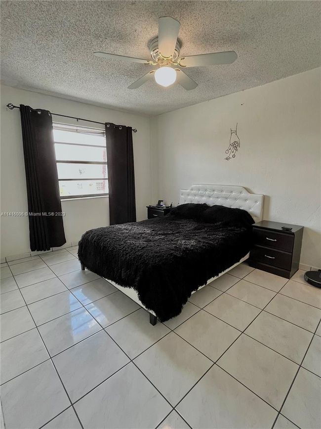 857 W 79 Th Pl, House other with 3 bedrooms, 3 bathrooms and null parking in Hialeah FL | Image 16