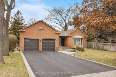 342 Claremont Cres, House other with 3 bedrooms, 3 bathrooms and 6 parking in Oakville ON | Image 1