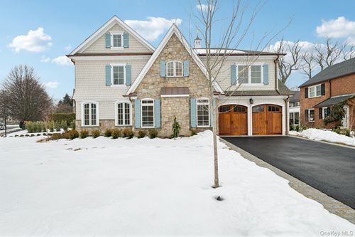 133 Newmarket Rd, Garden City, NY, 11530-1405 | Card Image