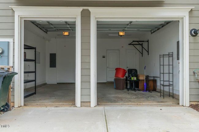 Garage Int | Image 30