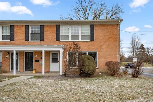 2714 W 13 Mile Rd, Royal Oak, MI, 48073-4406 | Card Image