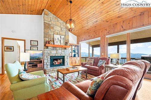 360 Fox Run Rd, Banner Elk, NC, 28604-8275 | Card Image