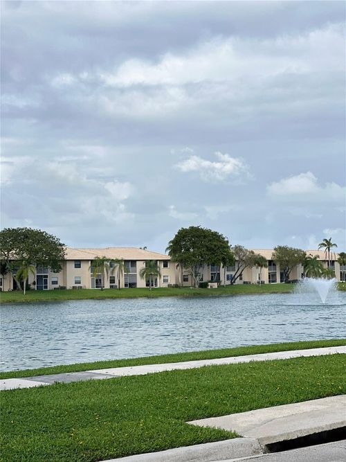 204-5501 Lakeside Dr, Margate, FL, 33063 | Card Image