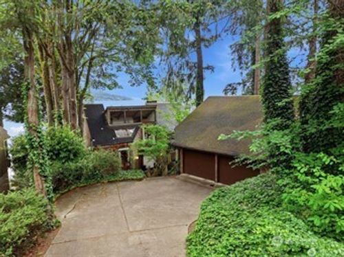 500 W Lake Sammamish Pkwy Ne, Bellevue, WA, 98008-4256 | Card Image