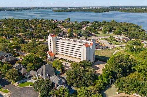 2100 Reflection Bay Dr, Arlington, TX, 76013-5236 | Card Image