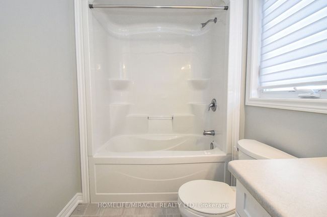 25 Barker Pky, House other with 3 bedrooms, 3 bathrooms and 2 parking in Thorold ON | Image 37